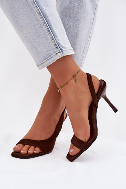 Dames sandalen met dunne hakkenvan eco-suèdeu CzekoladoIne Calvoria