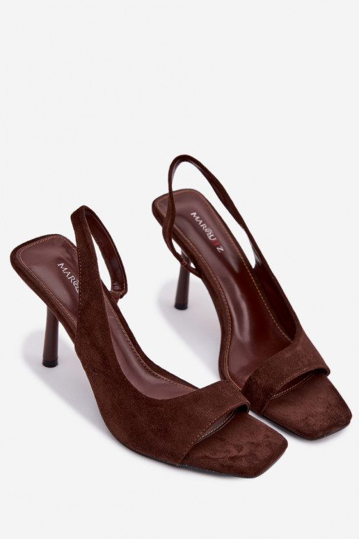 Dames sandalen met dunne hakkenvan eco-suèdeu CzekoladoIne Calvoria