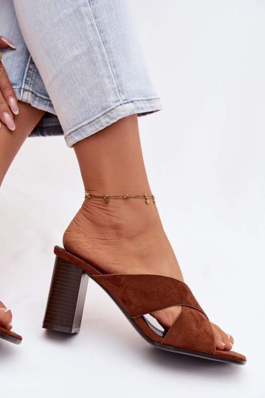 Damespantoffels met hakken bruine kleur Denessa