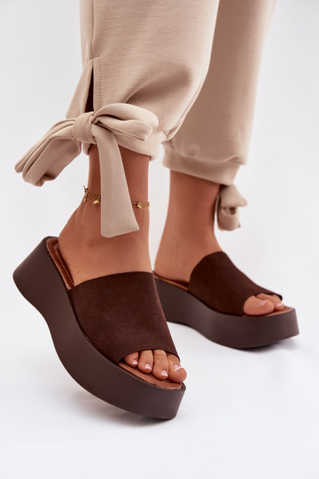 Dames slippers met platform in chocolade kleur Liorisse 2