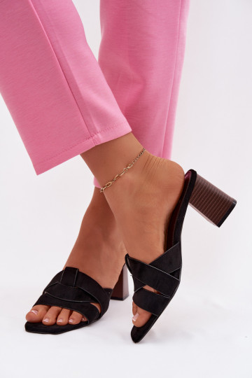 Dames slippers met hakken en bandjes van kunstsuède, zwarte kleur, Corivelle 2
