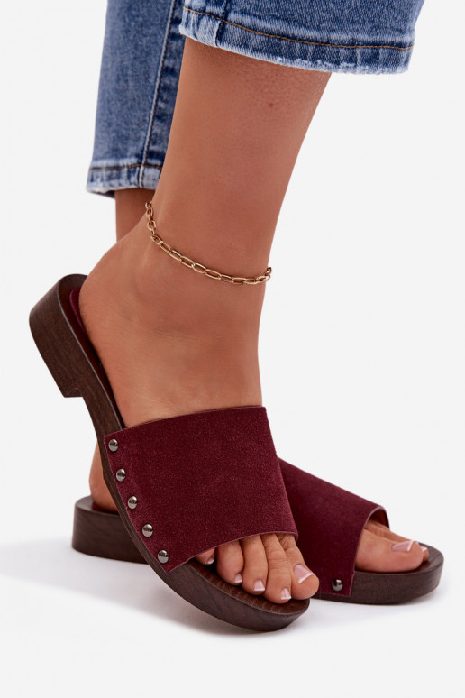 Damespantoffels met klinknagels met brede hakken bordeaux Amelvessa
