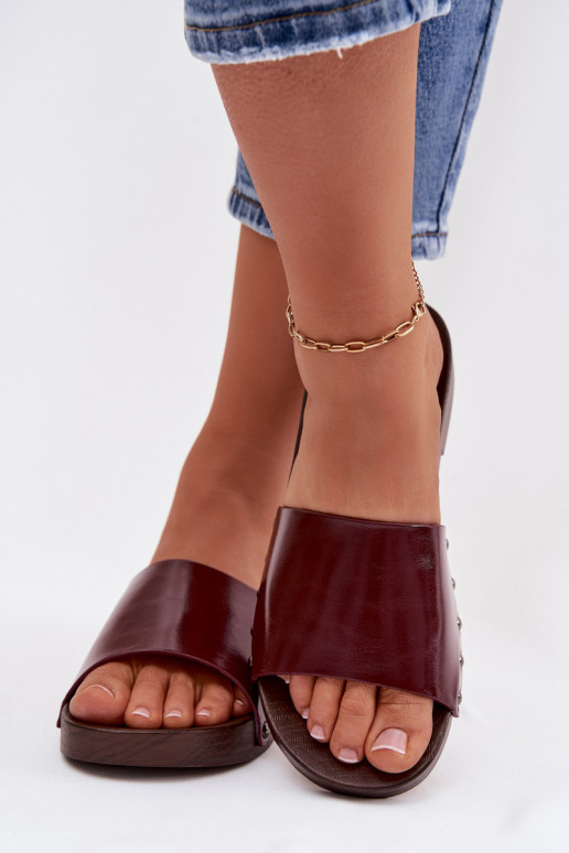 Damespantoffels met klinknagels met brede hakken bordeaux Brinalle