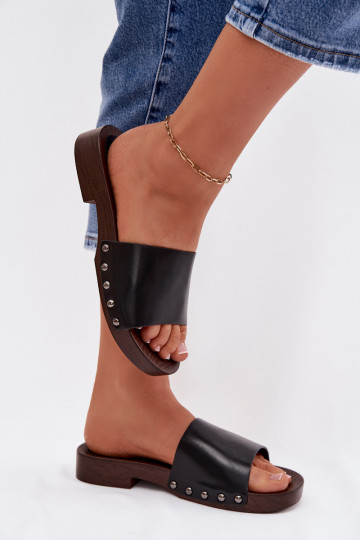 Damespantoffels met klinknagels met brede hakken zInart Brinalle