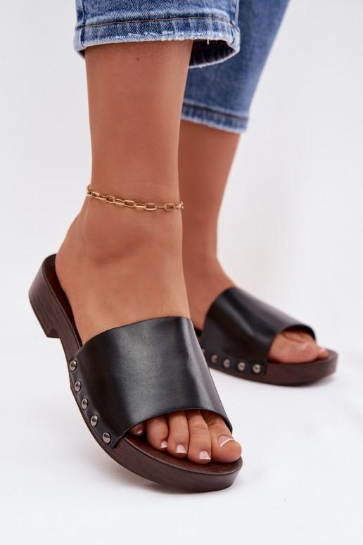 Damespantoffels met klinknagels met brede hakken zInart Brinalle