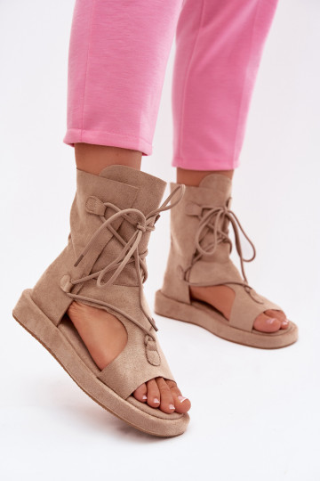 Dames sandalen van eco-suèdeoIne met laarzen I INiązaniem beige Ferlisse