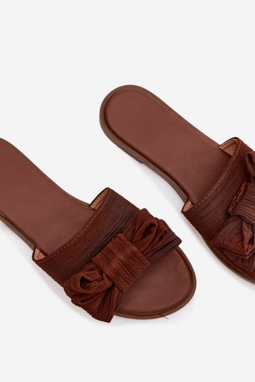 Damespantoffels met brede hakken en strikken, bruine kleur Amivelle