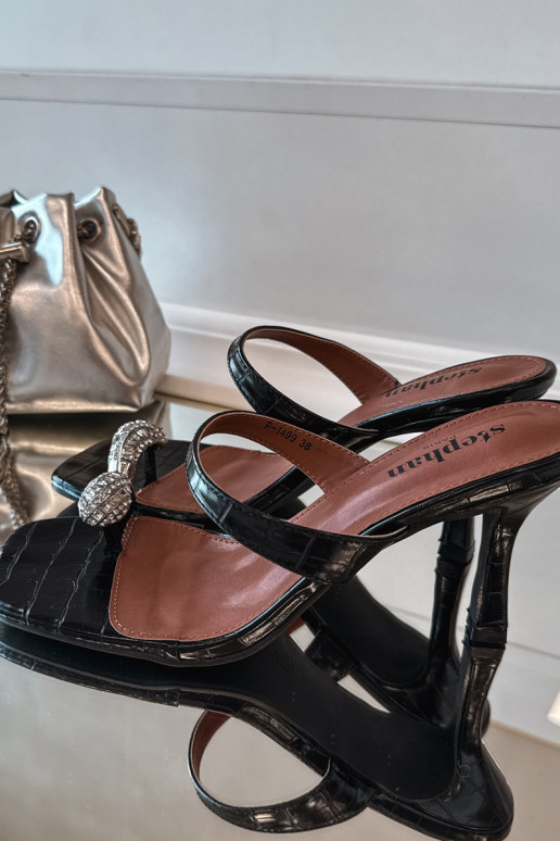 Dames flesgroene pantoffels met dunne hakken en decoratieve details Lorissa