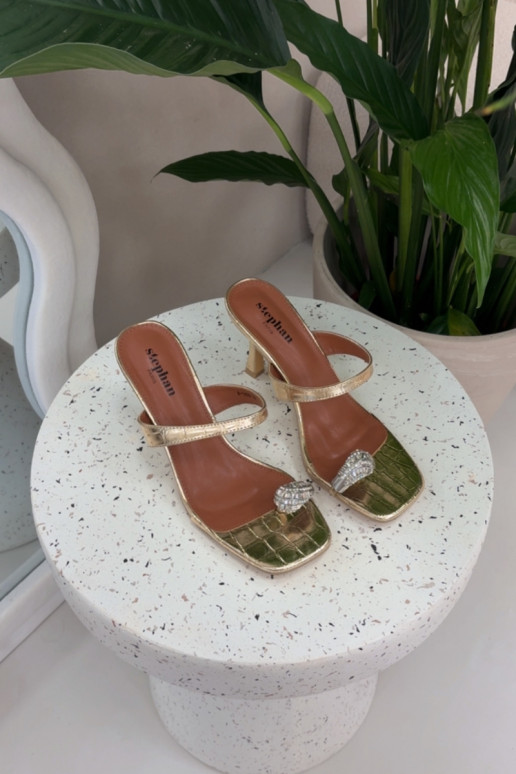 Dames gouden pantoffels met dunne hakken en decoratieve details Lorissa