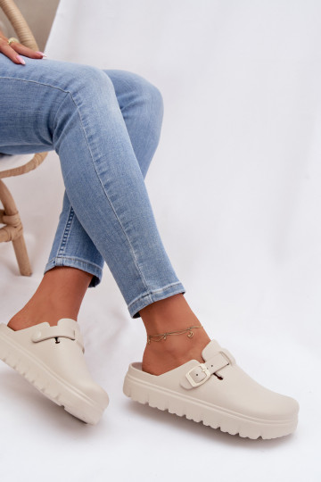 Lichte dames slippers met bandjes en gespen zandkleurig Larinie