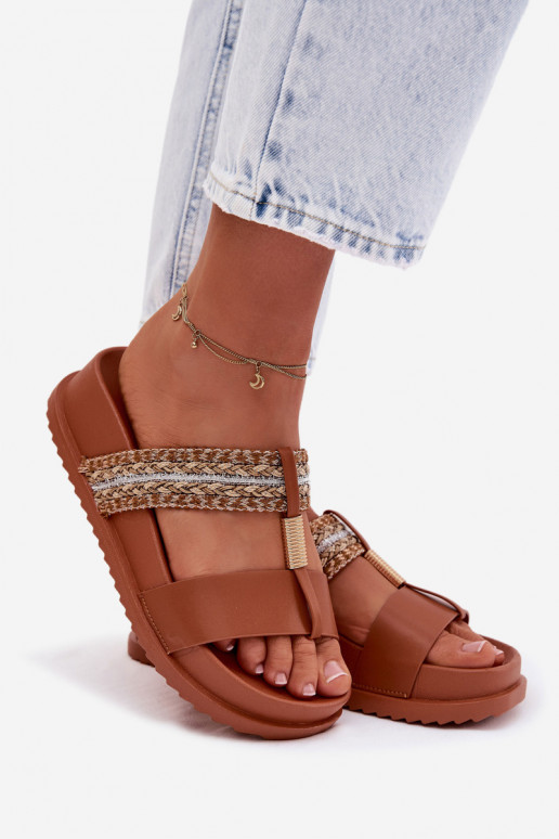 Damespantoffels met platform Met Strepen I gouden kleurm Detalem bruine kleur Tahlia