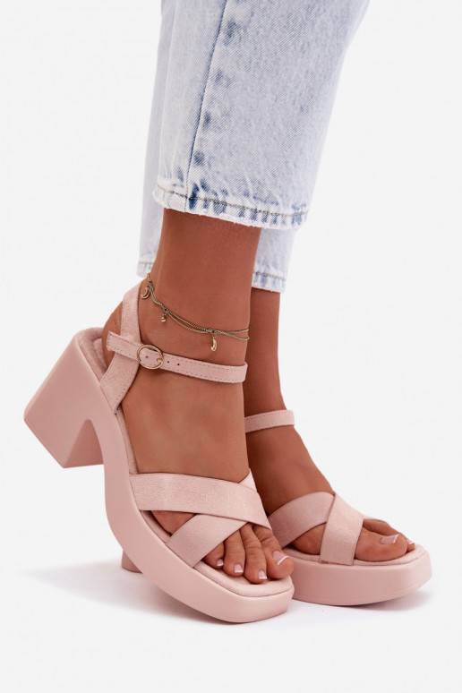 Dames sandalen Op een enorme paalvan eco-suèdeu Lichtroze tint Tereza