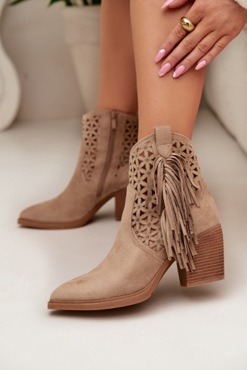 Ażurolaarzen in cowboystijl voor vrouwen met hakken en kwasten in zandkleur Calissey