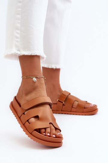 Het klassieke model Damespantoffels bruine kleur Molie