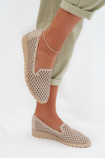 Dames schoenen met ażurowe elementen in zandkleur Flariette