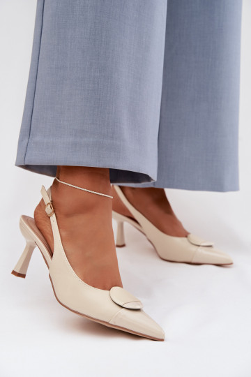 Dames sandalen met dunne hakken Met sierlijk Detalem ivoor Het heeftriae