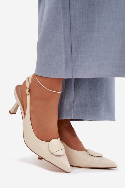 Dames sandalen met dunne hakken Met sierlijk Detalem ivoor Het heeftriae
