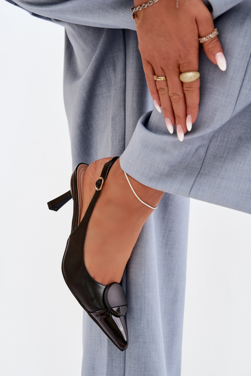 Dames sandalen met dunne hakken Met sierlijk Detalem zInart Het heeftriae