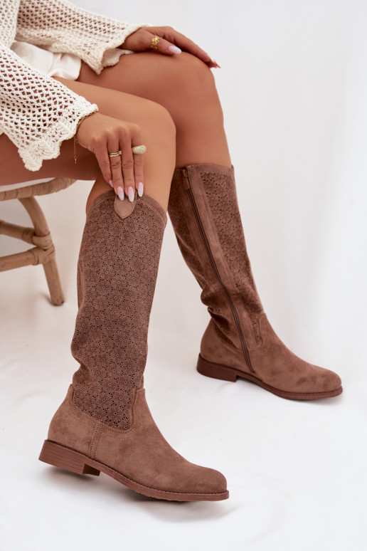 dameslaarzen met opengeInerkte elementen met brede hakken S.Barski HY61-8022 bruine kleur