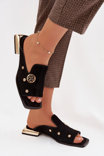 Suède slippers met gouden versieringen D&A CR61-3061 zwart