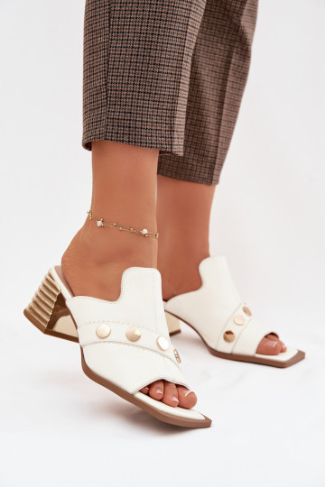 Leren slippers met hakken en versierde hakken D&A CR61-3063 wit 2