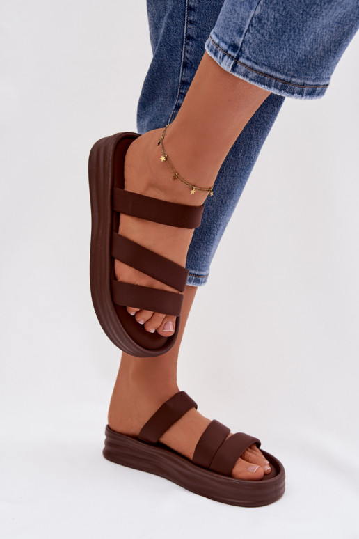 Dames platform pantoffels met bandjes in chocolade kleur Liorine