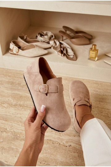 Dames schoenen van kunstleer met gouden gespen in zandkleur Ismora 2