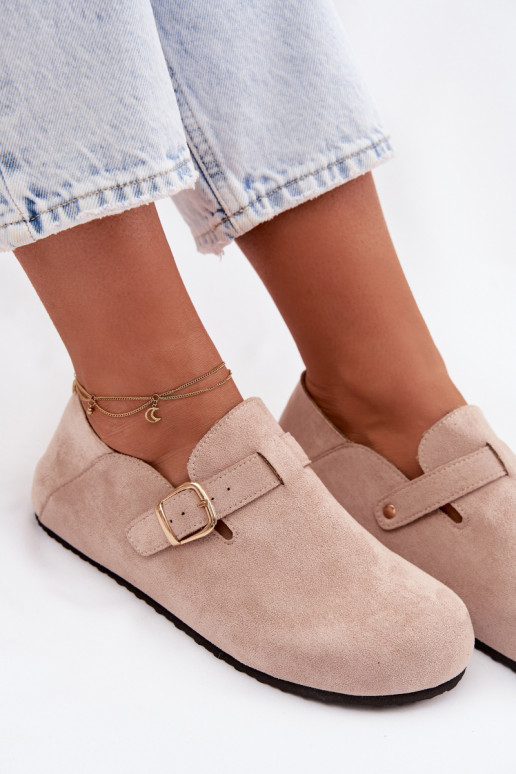 Dames schoenen van kunstleer met gouden gespen in zandkleur Ismora