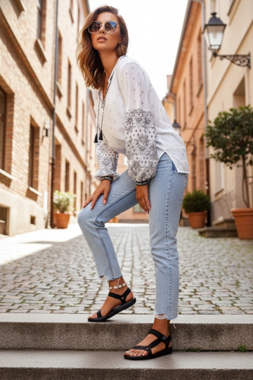 Damessandalen in sportieve stijl met zelfklevende sluitingen in de kleur zwart Vilari