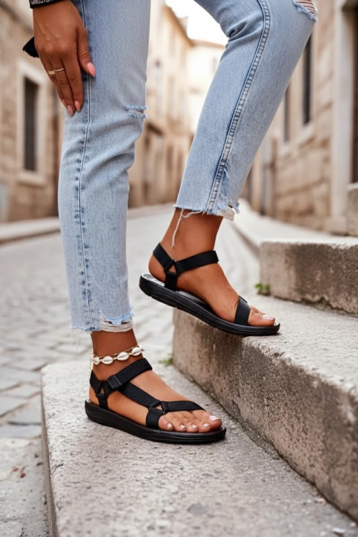 Damessandalen in sportieve stijl met zelfklevende sluitingen in de kleur zwart Vilari