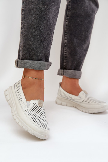 Eenvoudig Leer met elementen van opengeInerkt Damesmocassins op het platform Initte kleur Tanelora