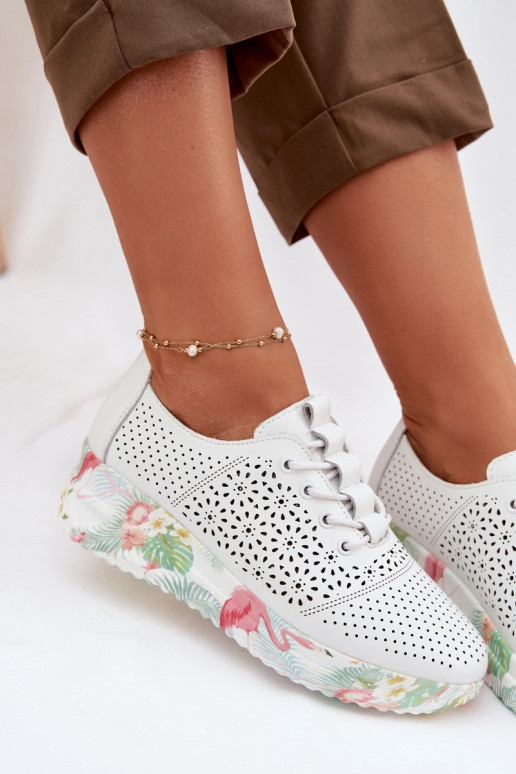 Dames leren schoenen met perforaties Telina witte kleur