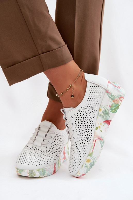 Dames leren schoenen met perforaties Telina witte kleur