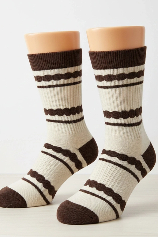 Zandkleurige sokken met bruine...