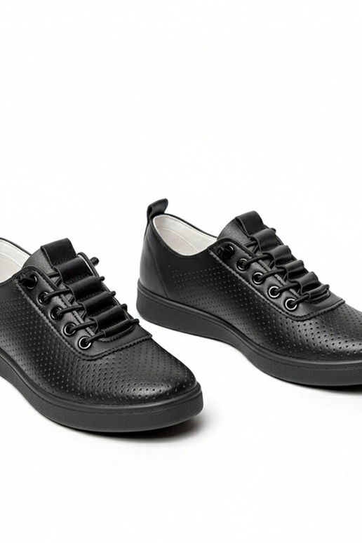 Zwarte instap perforatiesportschoenen...