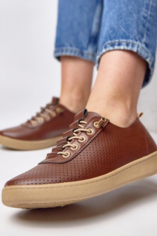 Bruine instap perforatiesportschoenen...