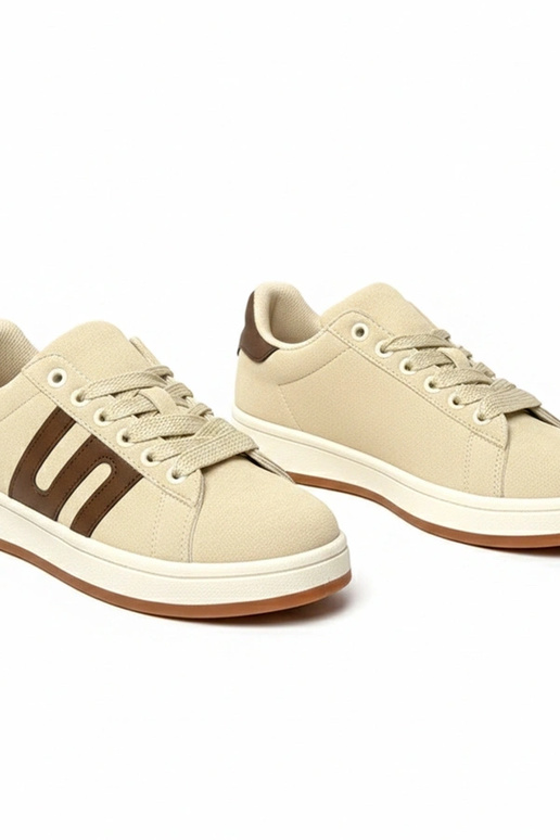 Zandkleurige casual sportschoenen...