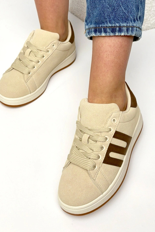 Zandkleurige casual sportschoenen...