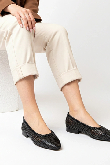 Zwarte opengewerkte...