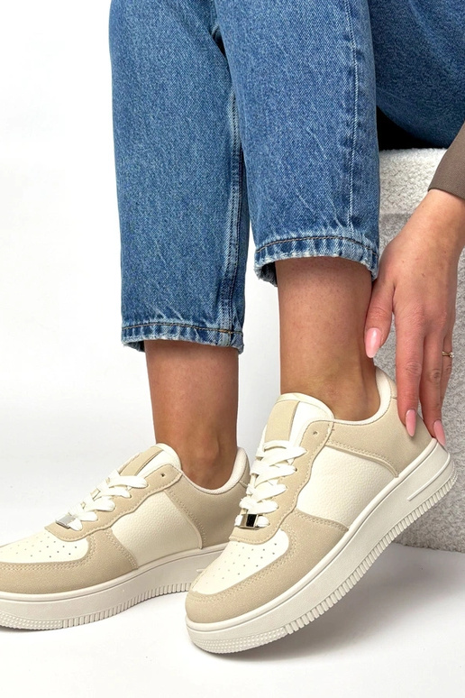 Zandkleurige sportschoenen met...