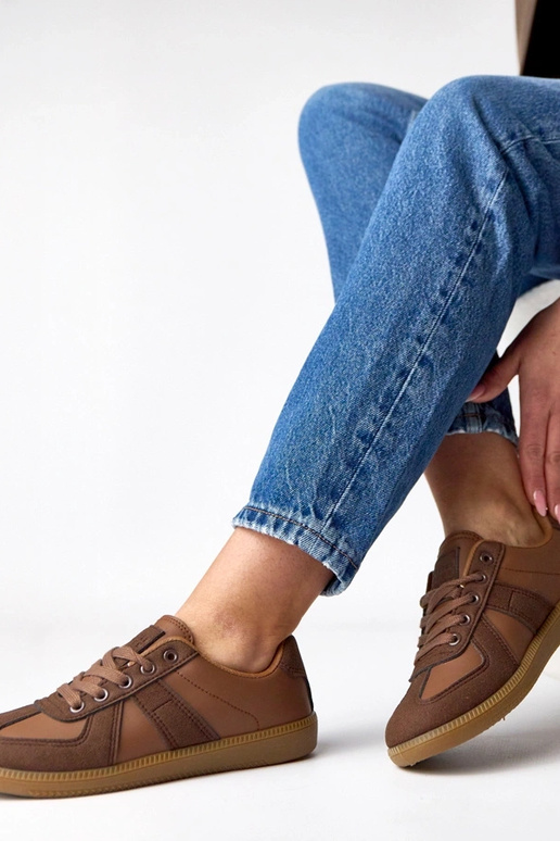 Bruine sportschoenen met platform...