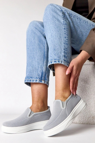 Grijze stoffen sneakers op een platform Céleste 2