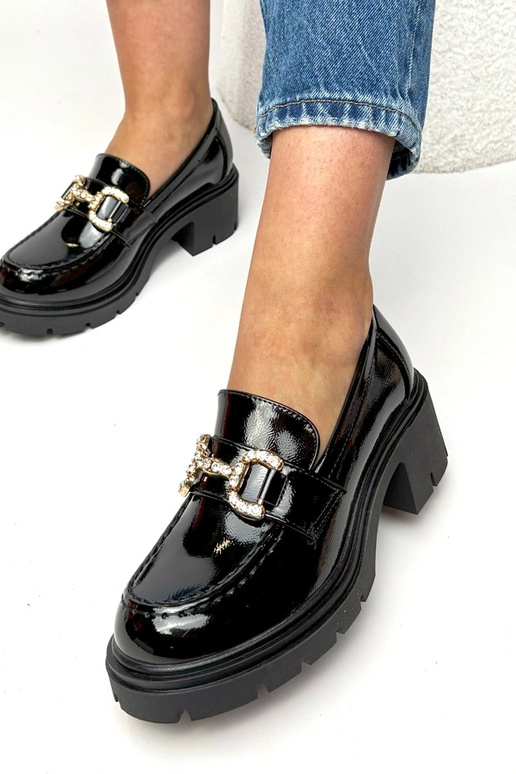 Zwarte lakloafers met hak en zirconia...