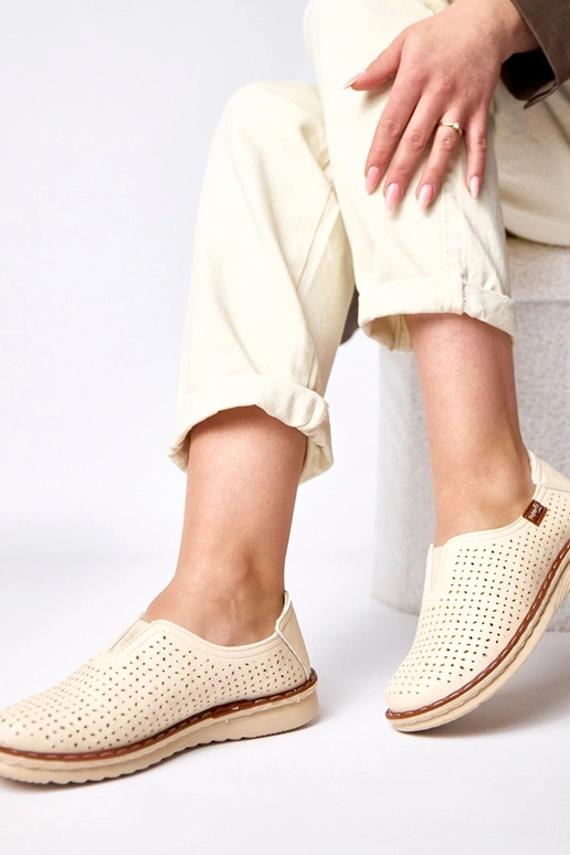 Crème opengewerkte instappers Rosa