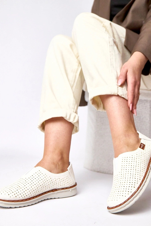 Witte opengewerkte instappers Rosa