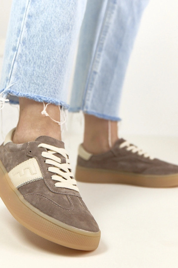 Donkerbruine leren sneakers... 2