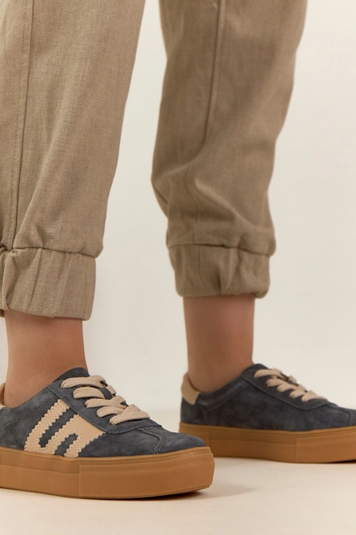 Grijze leren sneakers met platform...