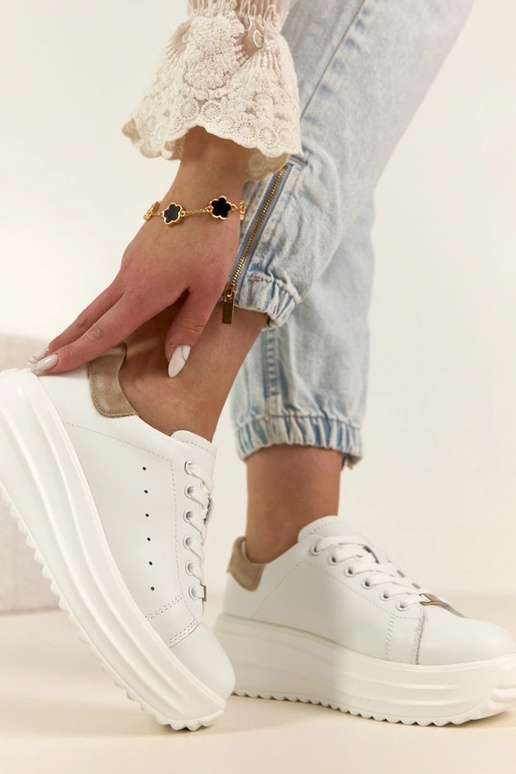 Witte leren sneakers met platform...