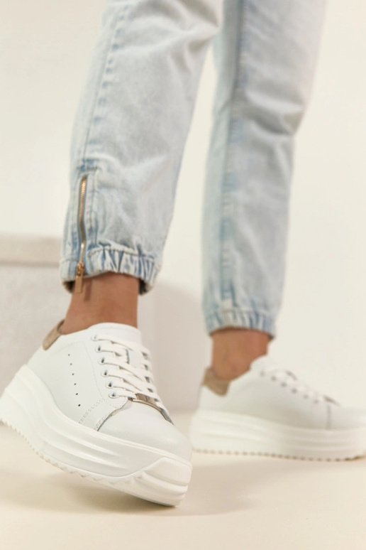 Witte leren sneakers met platform...