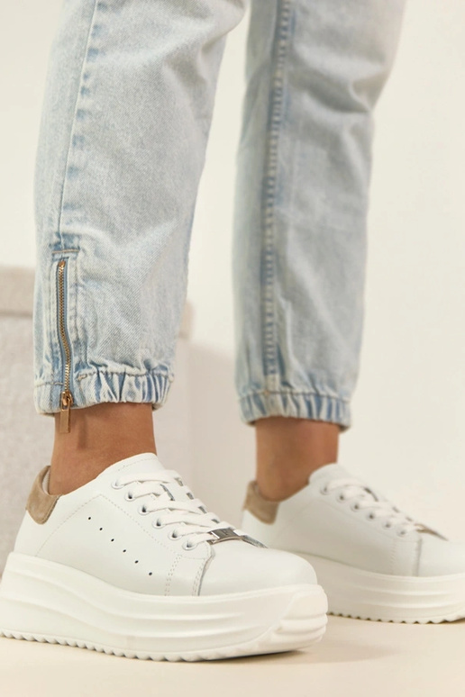 Witte leren sneakers met platform...